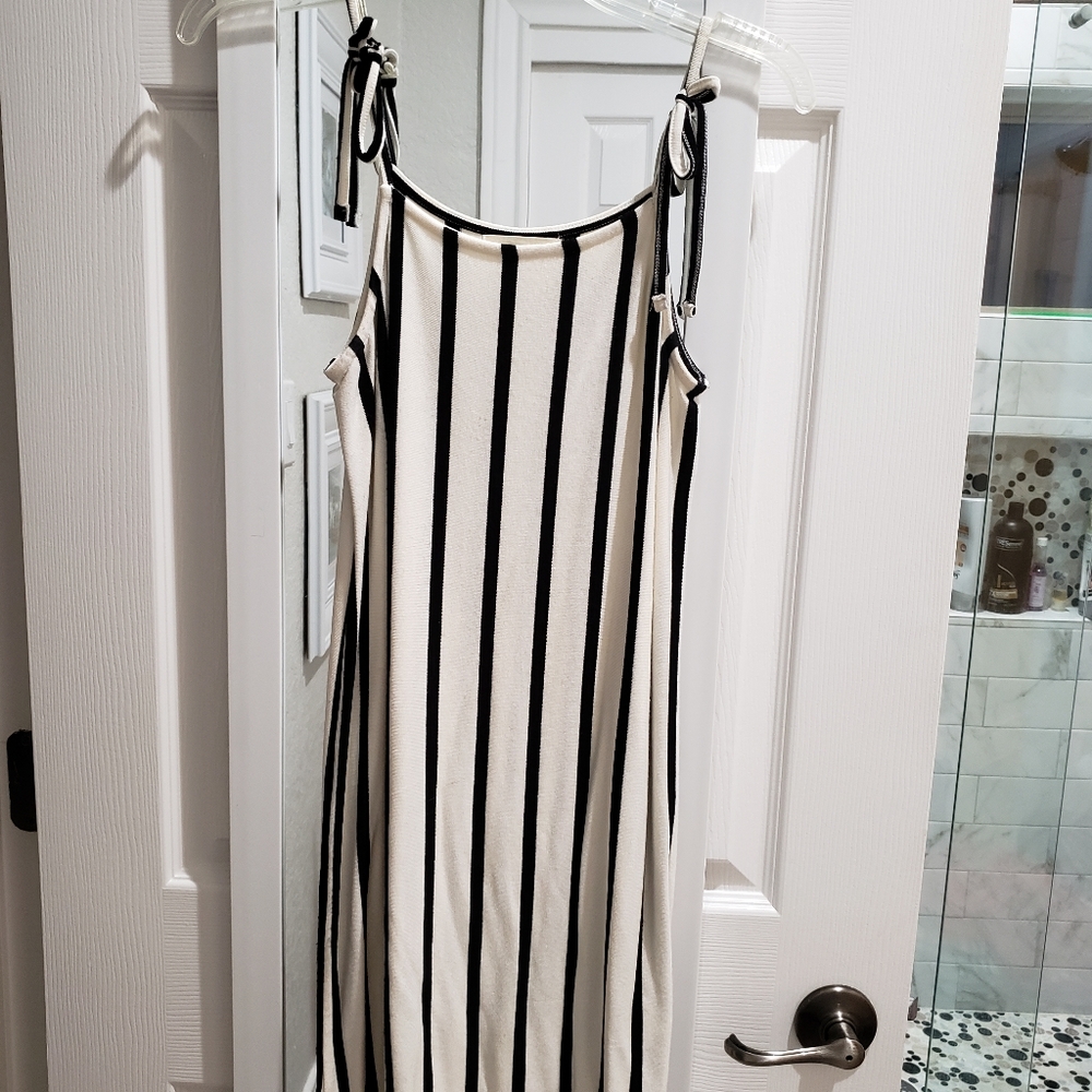 24Colours Black and White Stripe Dress Size S